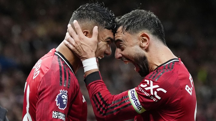 Man United edge Chelsea 2-1 to ease pressure on Amorim