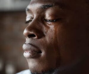 Japa plans ruined as man’s investment crashes from ₦400k to ₦30k