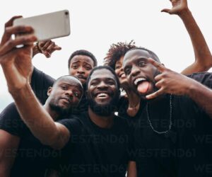 How to Revive a Dying Friendship When Life Gets in the Way