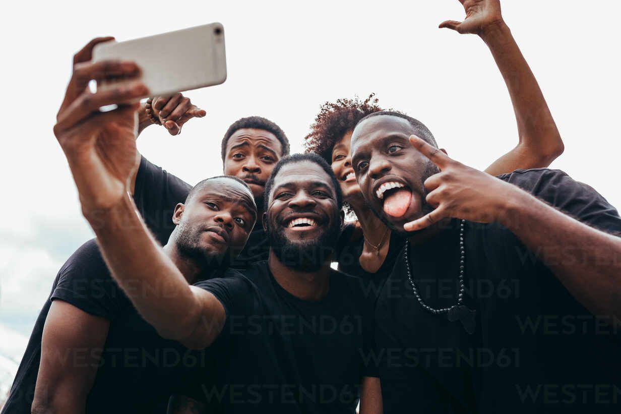 How to Revive a Dying Friendship When Life Gets in the Way