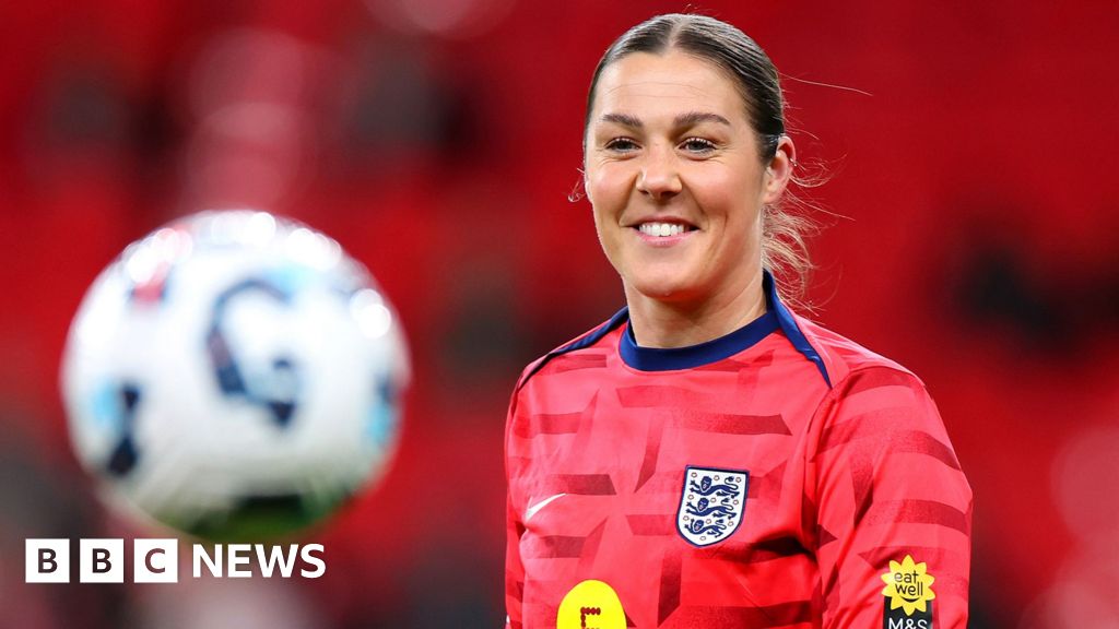 Former England keeper Mary Earps in ‘happy’ same-sex relationship
