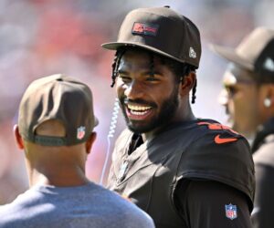 Shedeur Sanders pantomimes answers to Browns QB questions
