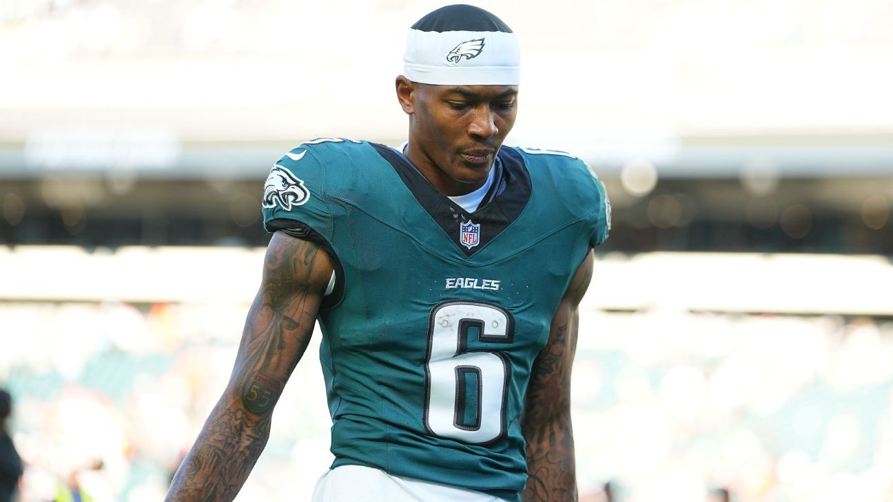 DeVonta Smith: Eagles pass game not on ‘same page’ in 1st loss