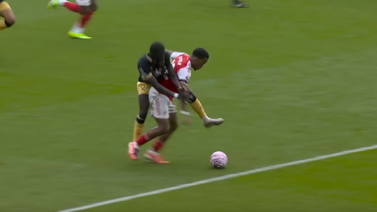 The VAR Review: Arsenal’s penalty; Man United’s spot-kick escape