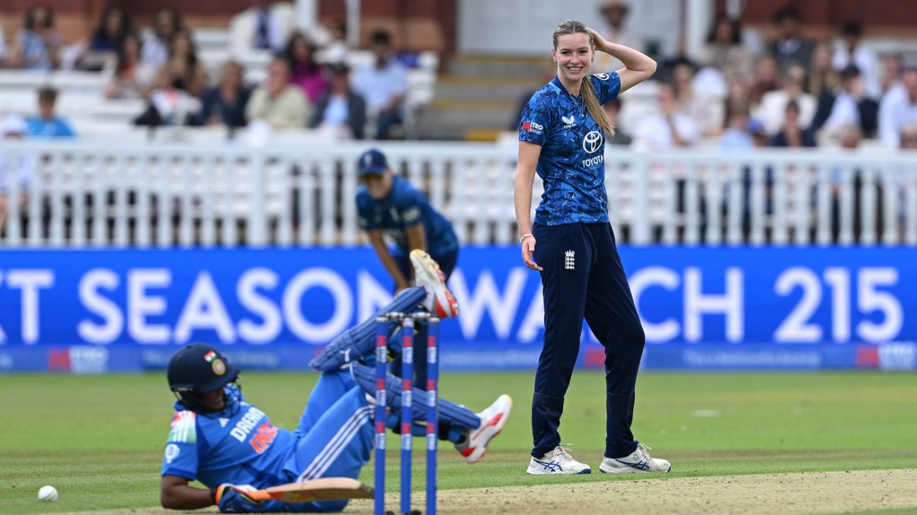 Lauren Bell – the footballer who chose fast bowling