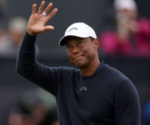 Tiger Woods undergoes lumbar disk replacement surgery