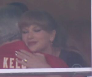 Taylor Swift, Caitlin Clark hang out in suite at Lions-Chiefs