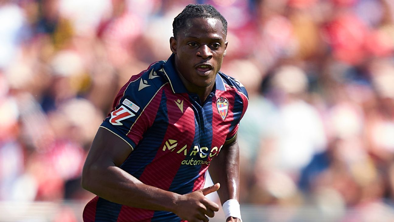 Transfer rumors, news: Barcelona eye Lewandowski replacement