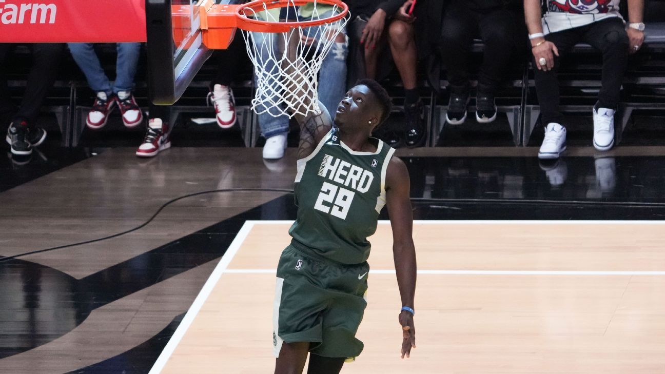 Bucks sign Alex Antetokounmpo to two-way contract