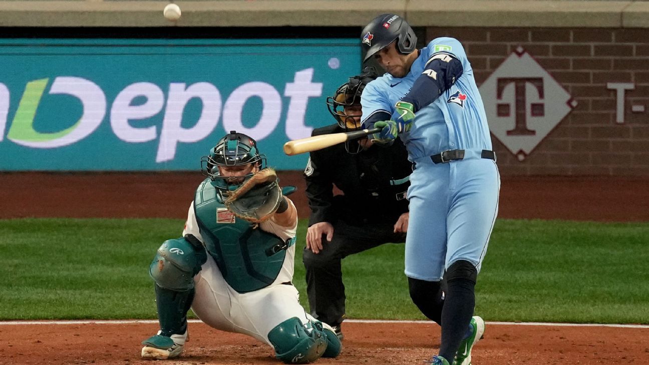 Blue Jays smash 5 HRs in rout, trim Mariners’ ALCS lead to 2-1