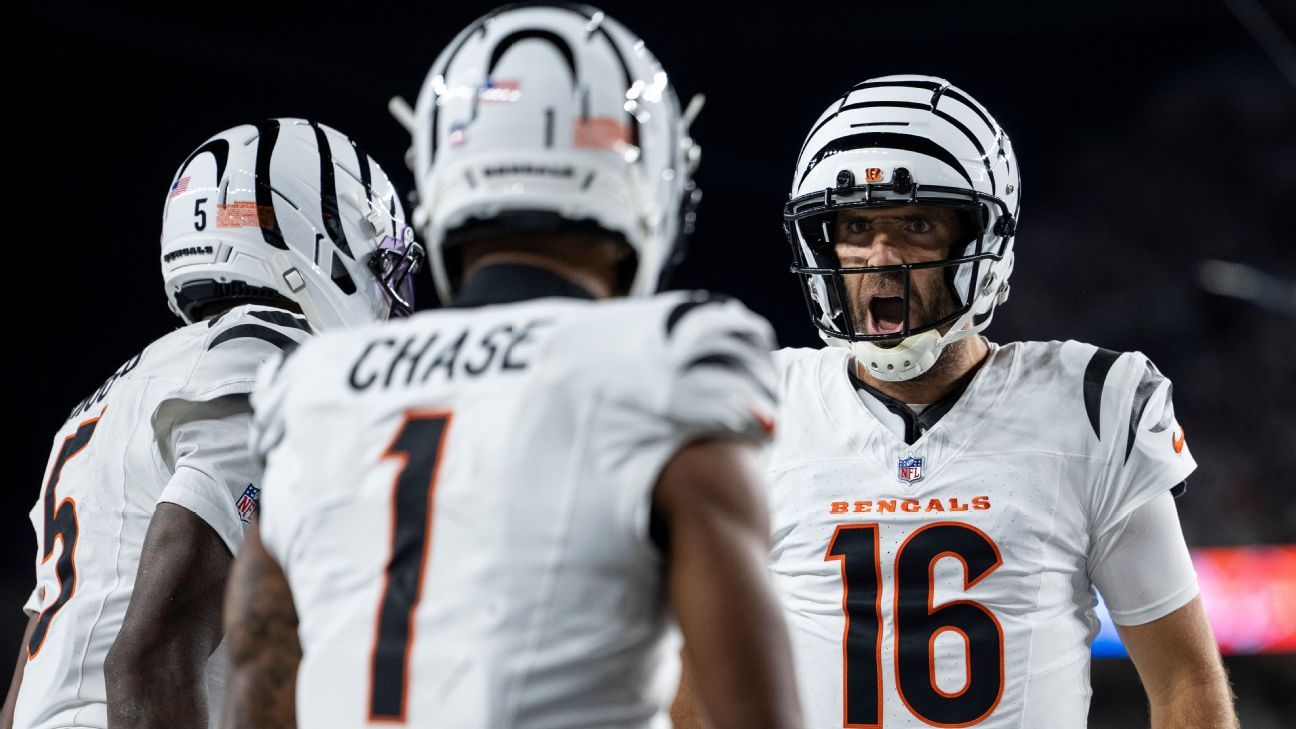 Flacco finds vintage form as Bengals win battle of 40-something QBs