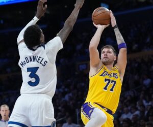 Luka Doncic sets Lakers record with 92 points in 1st 2 games