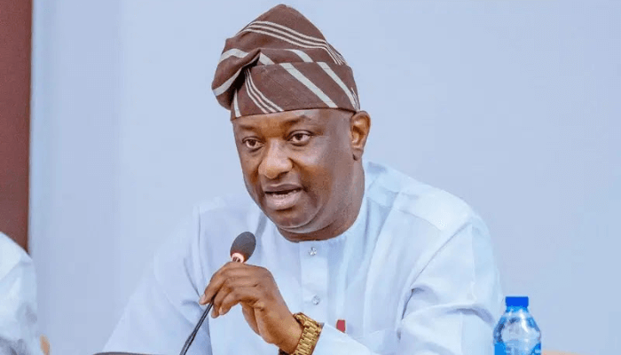 FG to compel public officials to gly Nigerian airlines abroad