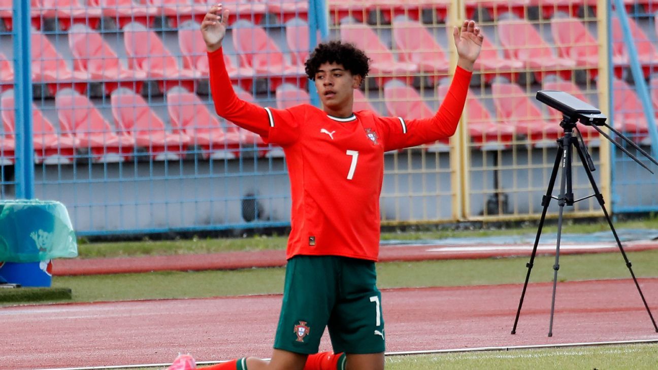 Cristiano Ronaldo Jr. debuts for Portugal U16s in win over Turkey