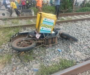 Train crushes dispatch rider to de@th in Lagos (photos)