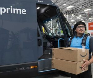 Amazon uses AI to make robots better warehouse workers