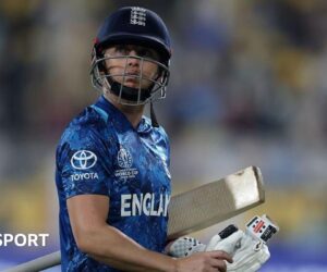 Women’s World Cup 2025: Laura Wolvaardt and Marizanne Kapp star as South Africa beat England to reach final