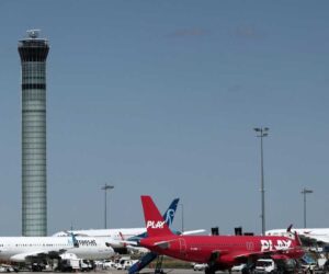 French air traffic controllers cancel three-day strike