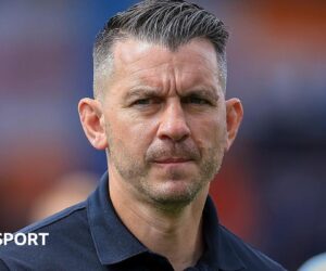 Matt Bloomfield: Luton Town sack manager after nine months in charge