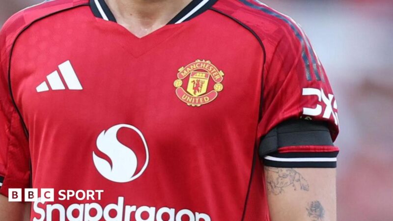 Premier League: Man United & Man City to pay tribute to synagogue attack victims