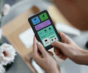 This so-called travel router promises 5G, Wi-Fi 7, storage, and fingerprint unlock crammed into a device smaller than a wallet