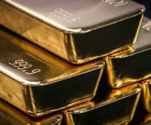 Gold tops $4,000 for first time as traders pile into safe haven