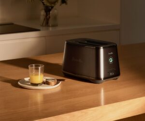 100 years after pop-up toasters debuted, Breville might finally have improved on the original design with the high-tech – and pricey – Eye Q