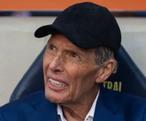 Boca Juniors manager Russo d!es