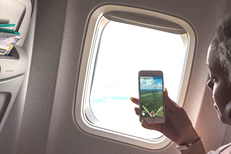 83% Air Travelers Carry a Phone, 60% with Laptop, 44% a Power Bank | Tech | Business