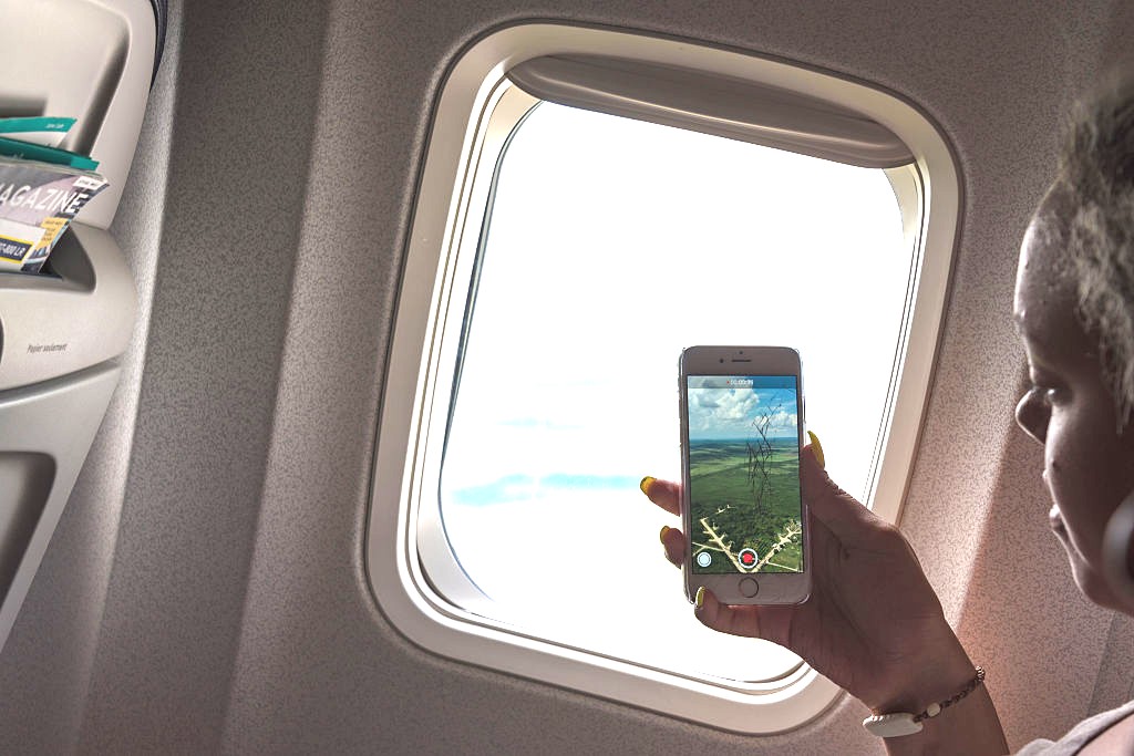 83% Air Travelers Carry a Phone, 60% with Laptop, 44% a Power Bank | Tech | Business