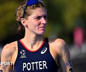 Beth Potter bids for second world triathlon title in Australia