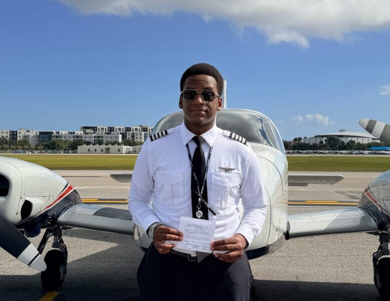 Young Nigerian earns U.S. commercial pilot licence, sets national record