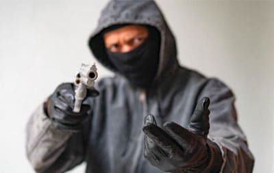 If robbers break into your home tonight, here’s how to survive