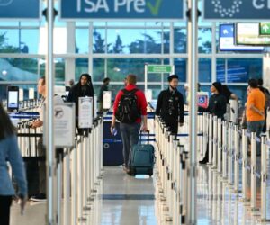 Air traffic controllers warn of US shutdown strain