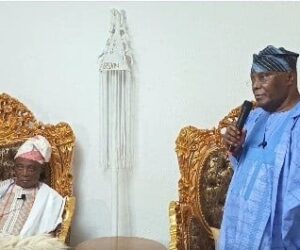 ‘Mo dobale’ — Atiku apologises to Ladoja over absence at Olubadan coronation