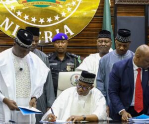 Bauchi Gov Signs Law Creating 13 New Emirates, 111 Districts
