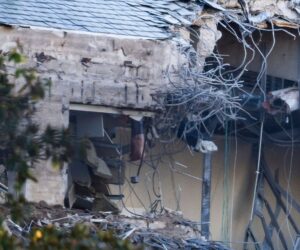 Trump Begins Demolishing Part Of White House East Wing For $250 Million Ballroom Construction – Arise News