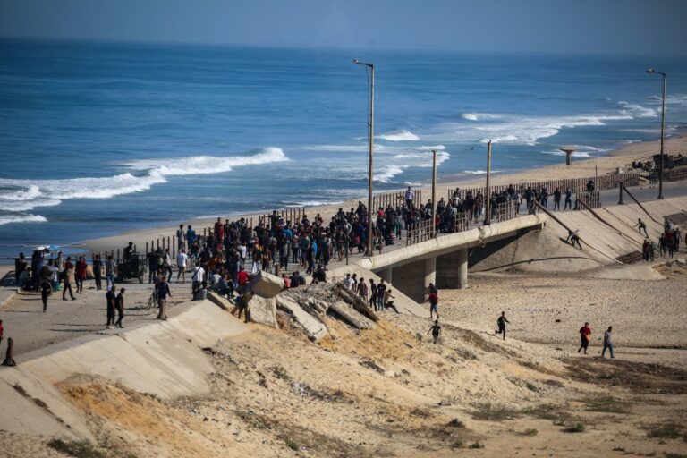 Thousands Of Gazans Trek Home As Israeli Military Announces Ceasefire