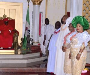 Oba of Benin recieves Tinubu’s daughter, extols women’s virtues