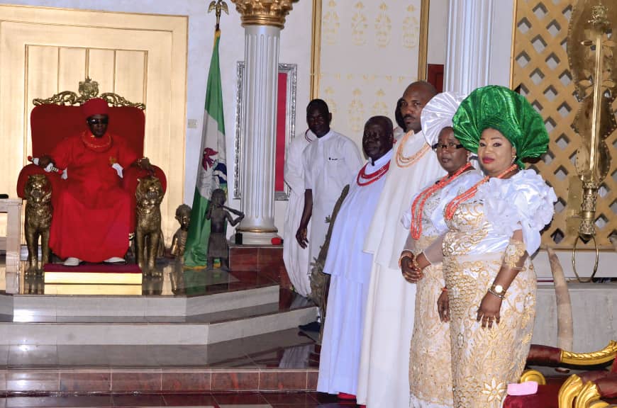 ‎Oba of Benin recieves Tinubu’s daughter, extols women’s virtues
