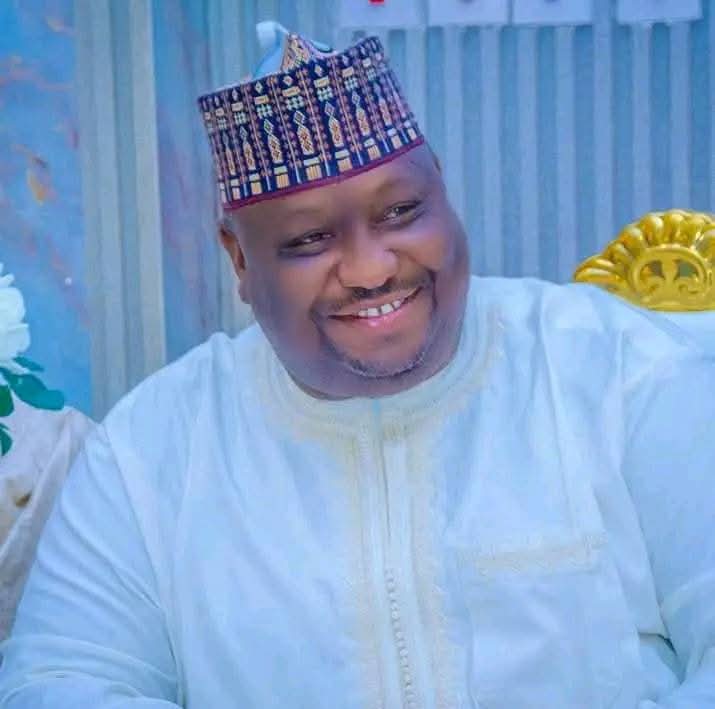 Philanthropist donates 5,500 bags of rice, cash to orphans, IDPs, others in Sokoto – Daily Trust