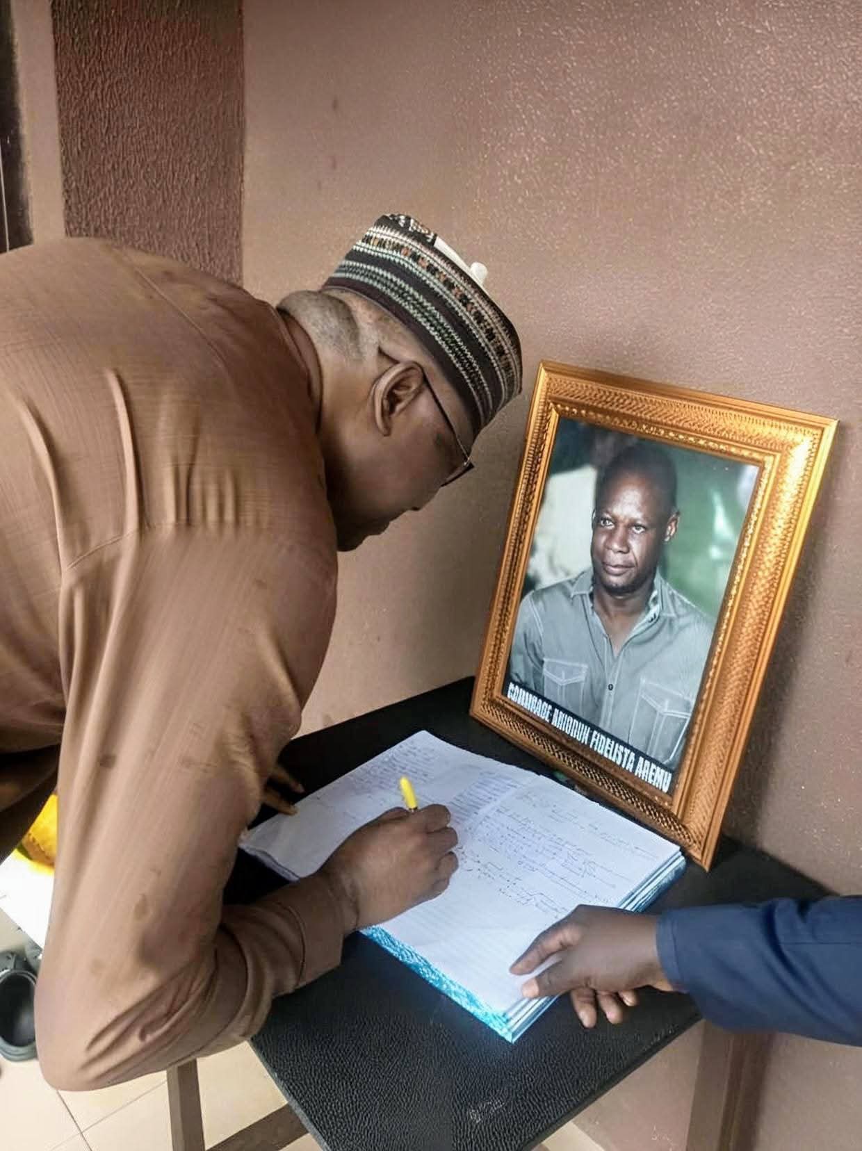 Gbenga-Hashim Visits, Condoles With Family Of Late Aremson, Says Great Star Has Fallen