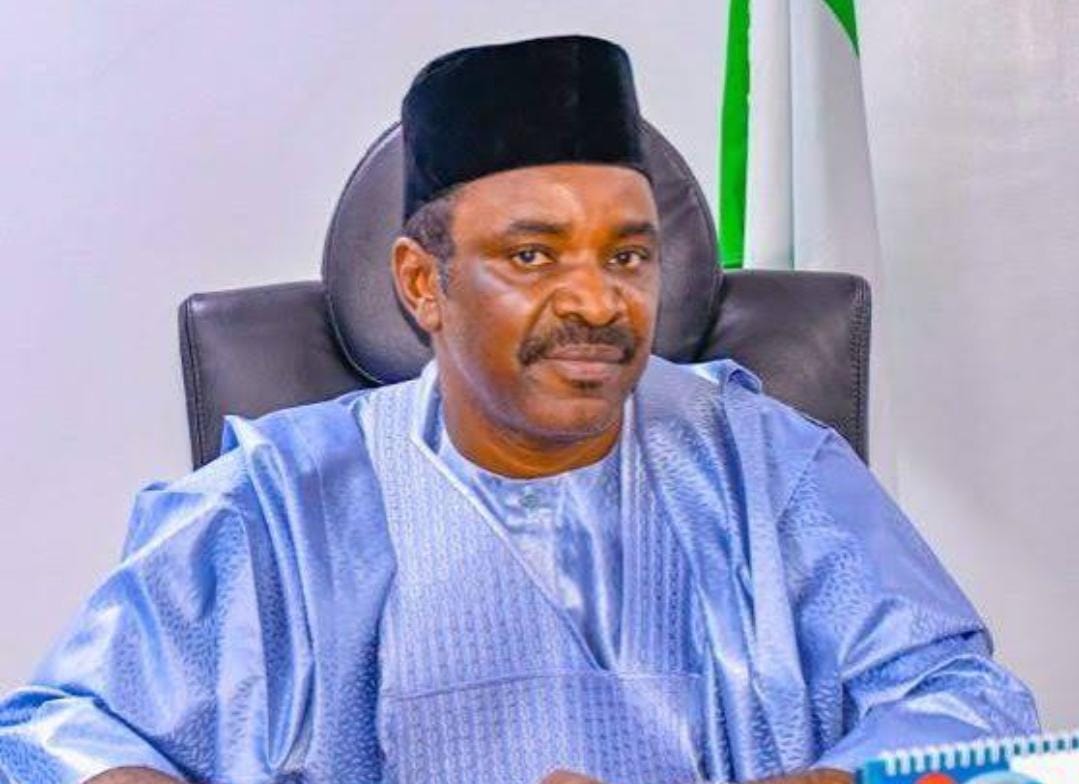 Minister charges staff on regular exercise