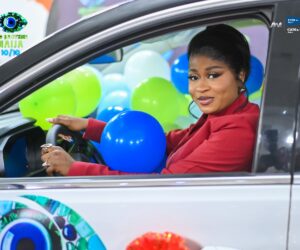Imisi receives SUV, N80 million, other prizes (PHOTOS)
