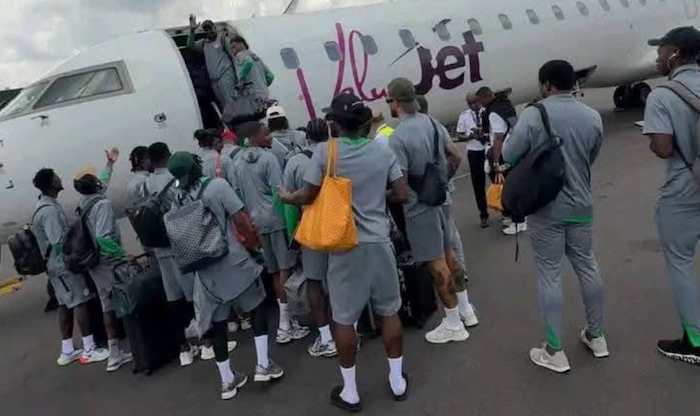 Super Eagles Arrive In Uyo After Mid-Air Emergency