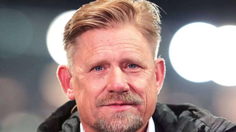 EPL: Schmeichel, Scholes question Man United’s wired decision
