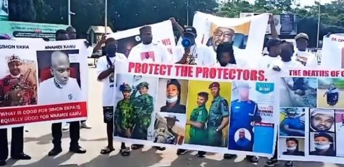 Protesters Reject Calls For Nnamdi Kanu’s Release