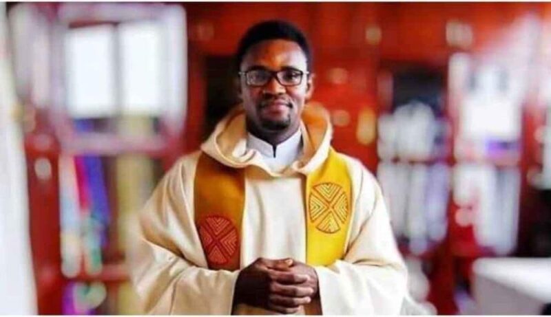 You Are Suddenly Deaf And Dumb! – Fr. Kelvin Ugwu Blasts Soyinka For Silence Under Tinubu’s Govt