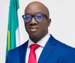 Governor Okpebholo Bars Commissioners From Attending Exco Meetings Without Wearing “Asiwaju Cap”