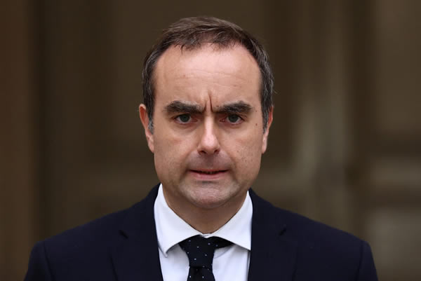 French PM Resigns After Just 27 Days